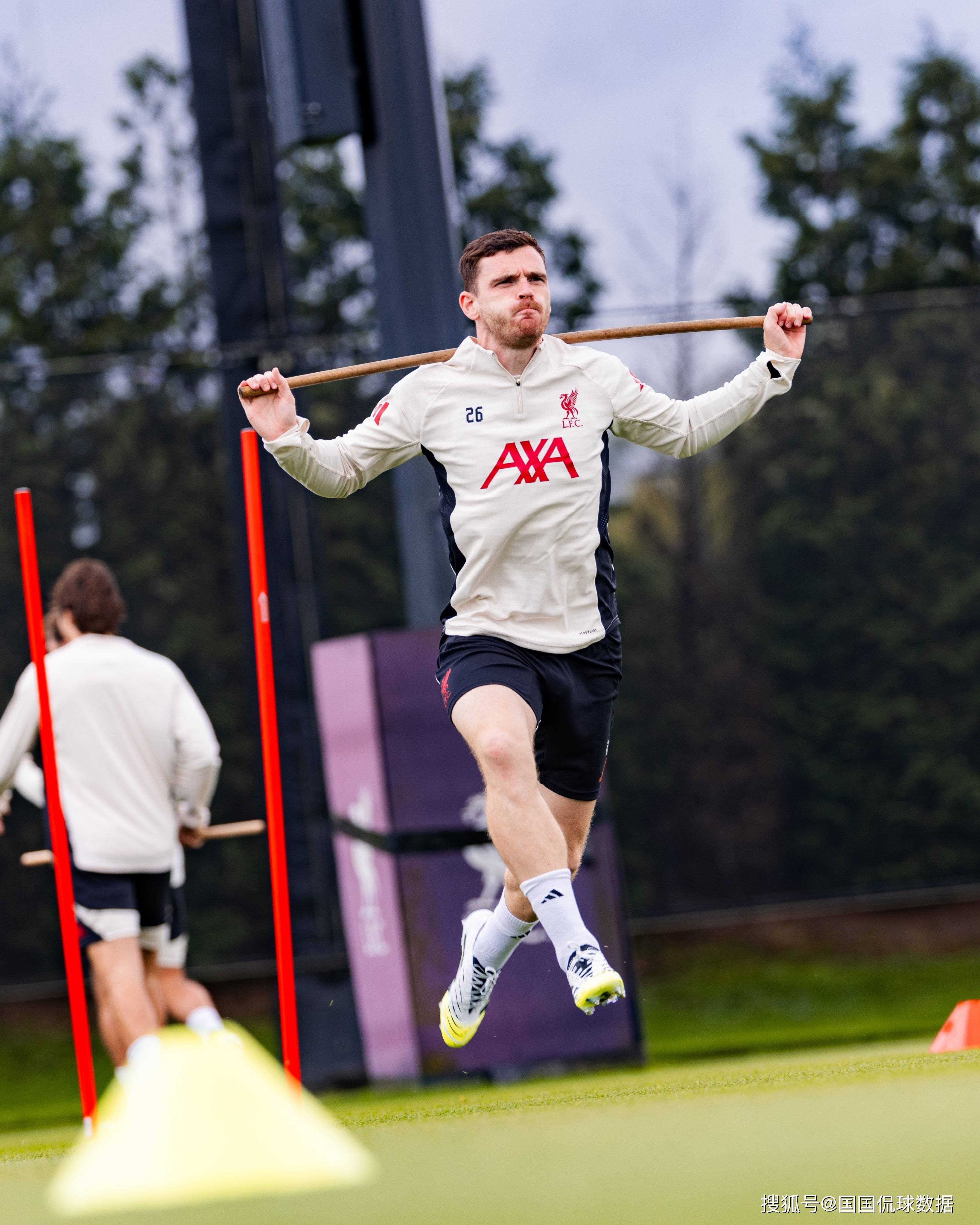 九游体育-关于国际比赛日巴黎圣日耳曼备战社区盾，主帅复盘细节曝光，更衣室稳定，纪律约束更严格的信息